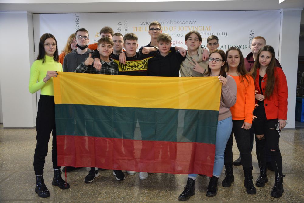 Jotvingių gimnazija švenčia Kovo 11 – ąją