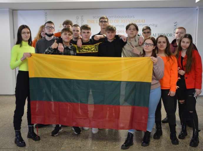 Jotvingių gimnazija švenčia Kovo 11 – ąją