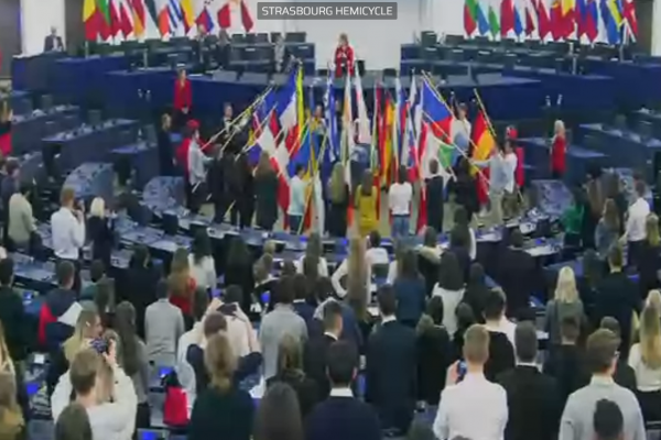 euro8BE87B3D3-EED6-9B0D-E28F-E985C3E4D002.png