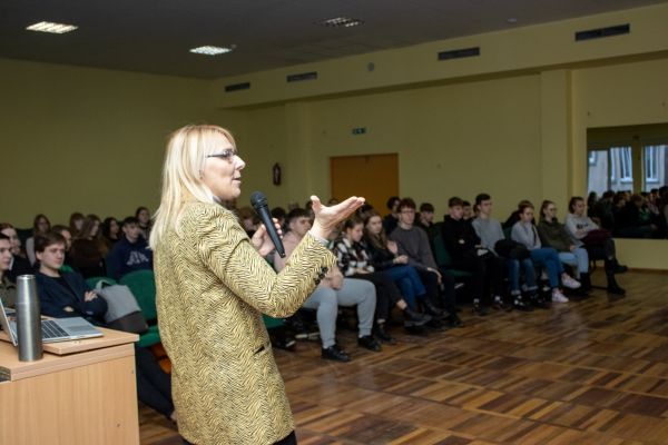 dezinformacija-12D9B0EC08-DD39-FE3C-1898-D23338952906.jpg