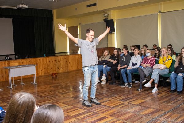 teatro-430EAA016-9A12-AFDD-5A34-283CD3BFBE2F.jpg